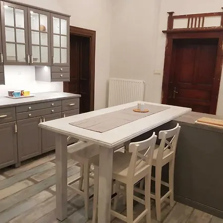 Bende Apartman * Keszthely